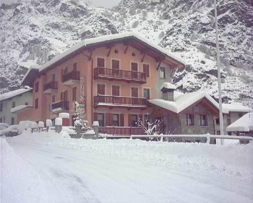 Hotel Beau Sejour Арвье Экстерьер фото